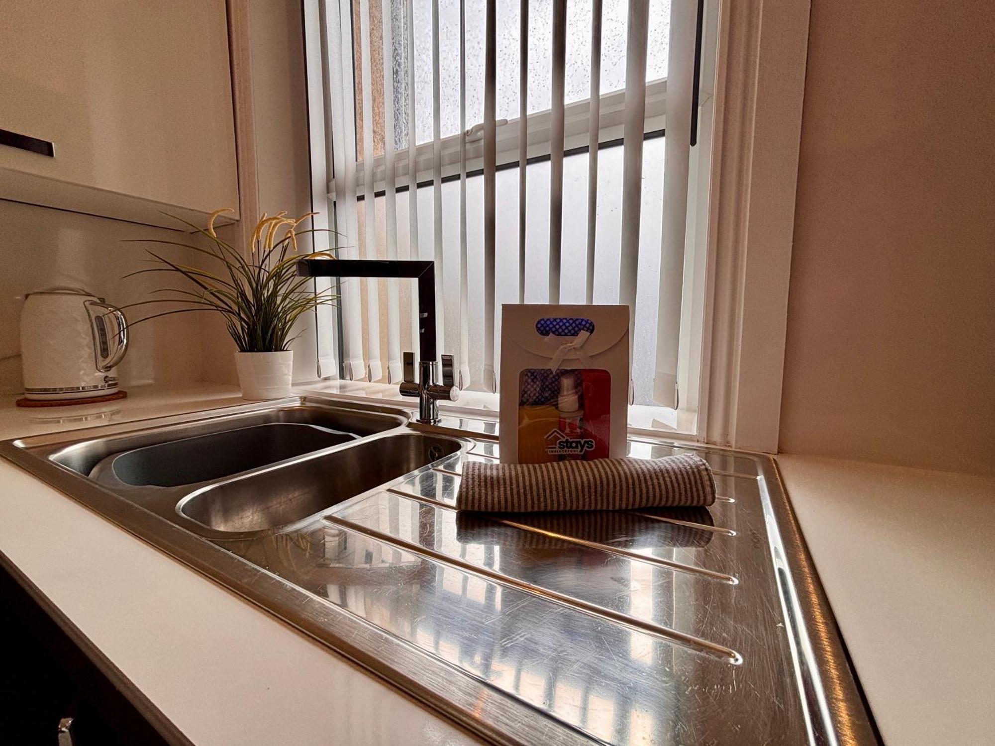 Franks 2 - Outdoor Balconies - Sleeps 8 Apartment *