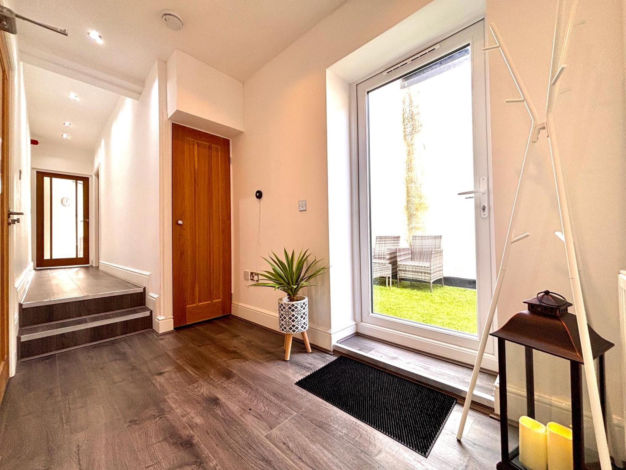 Apartment Franks 2 - Outdoor Balconies - Sleeps 8 Blackpool