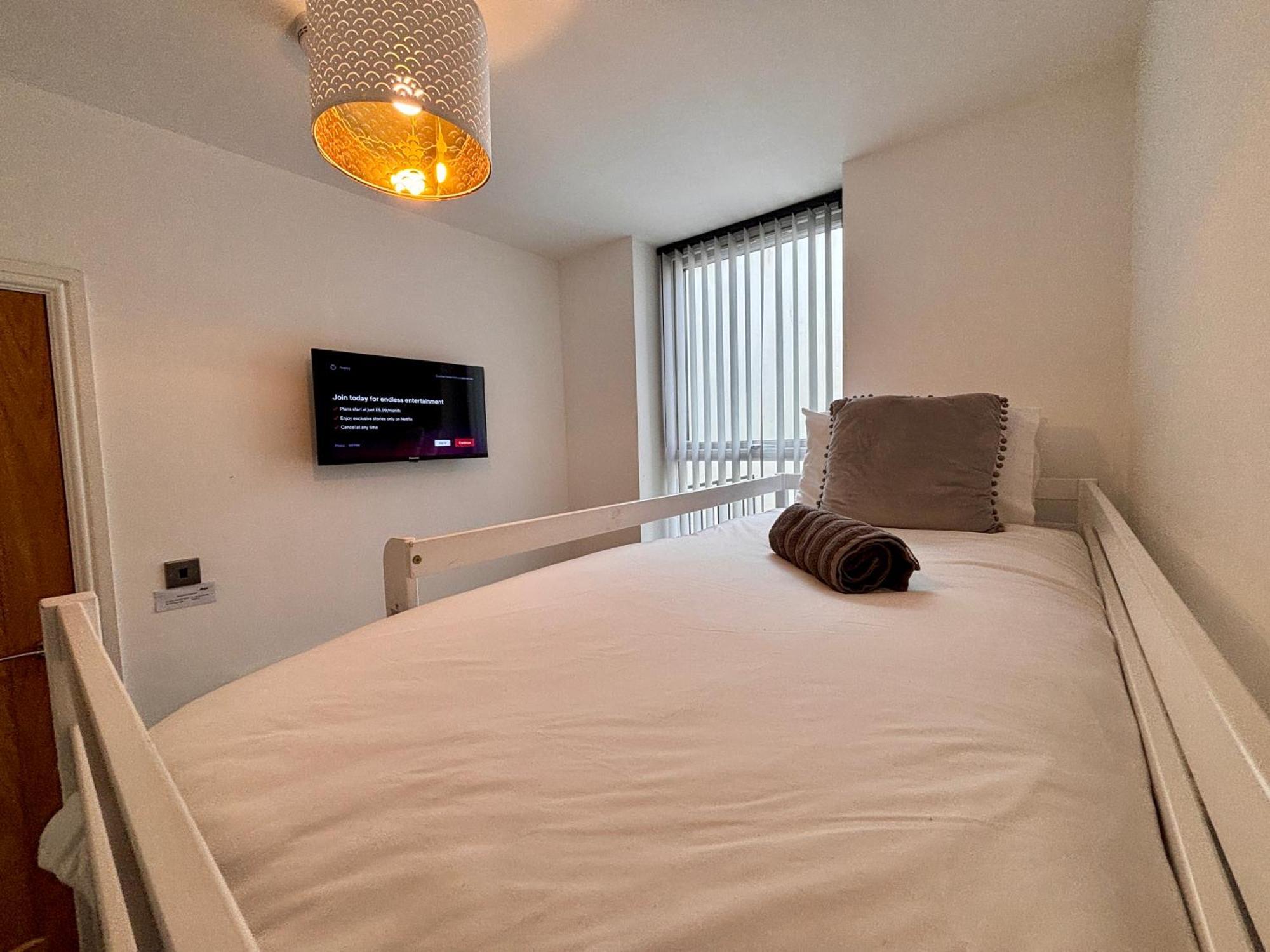 Franks 2 - Outdoor Balconies - Sleeps 8 * Blackpool